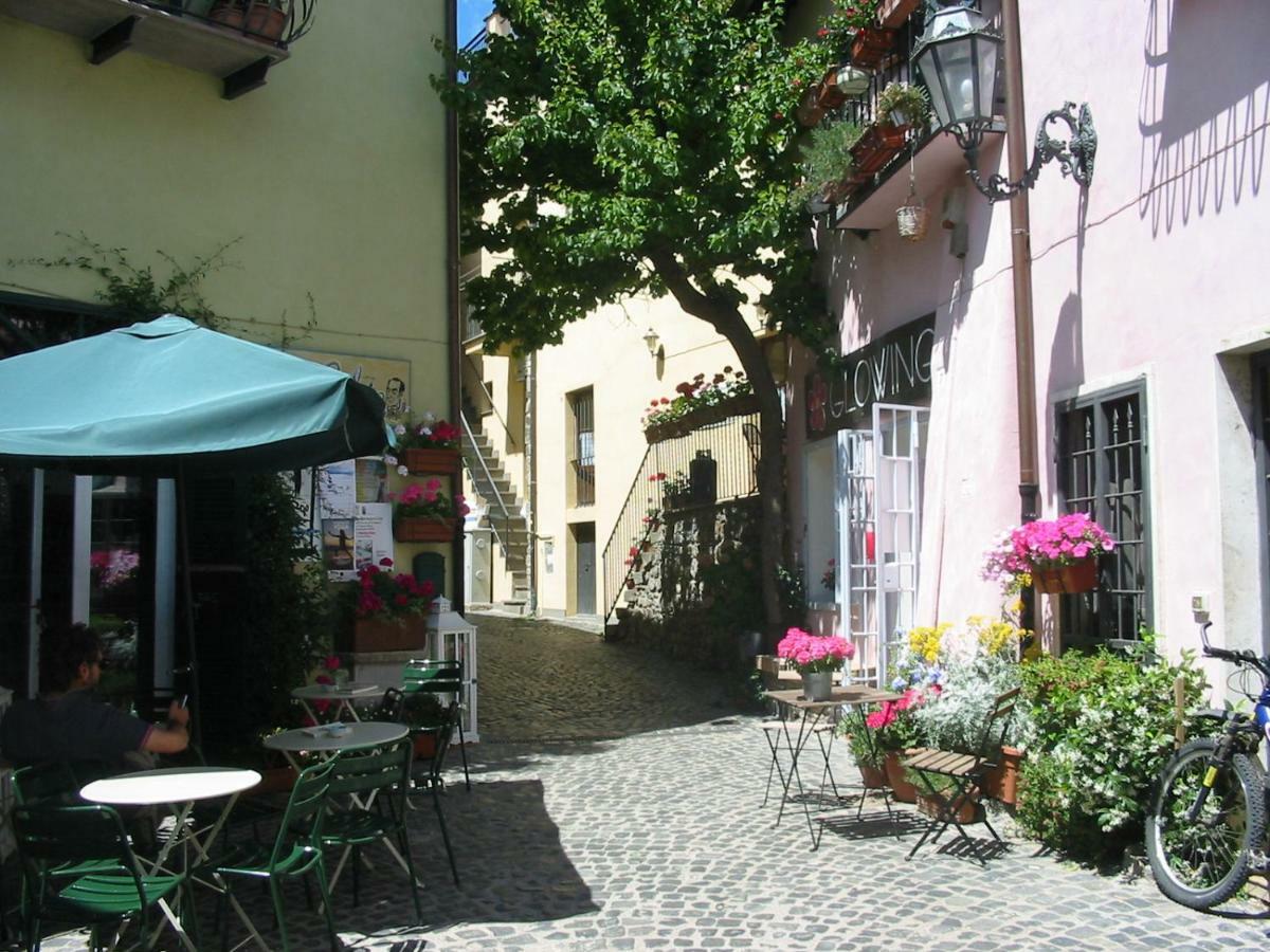 Вилла La Rosa Sul Lago Тревиньяно-Романо Экстерьер фото